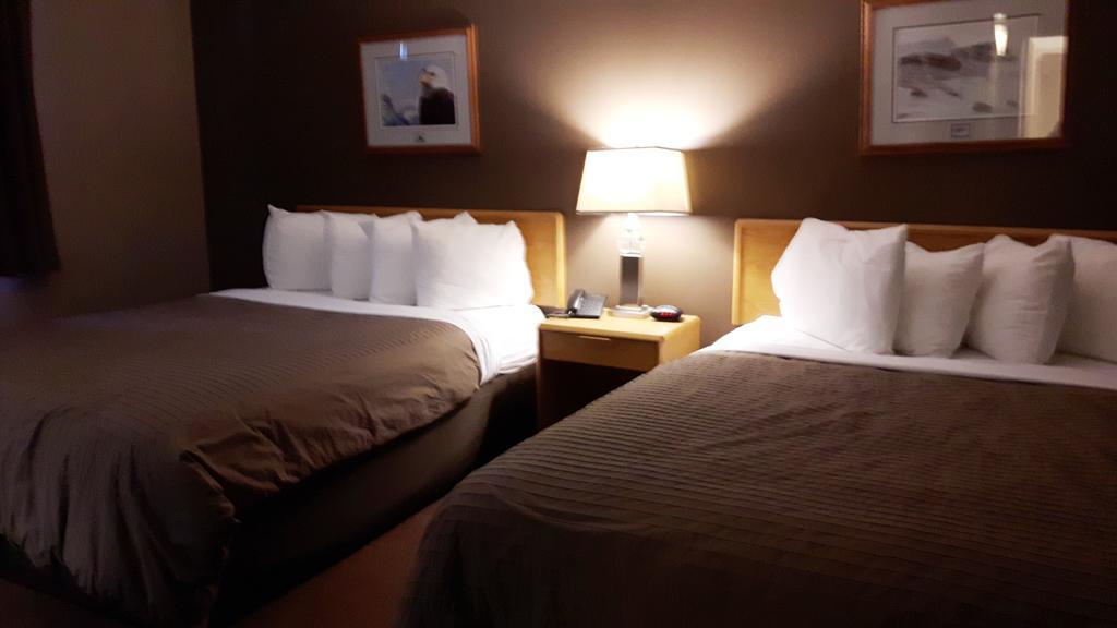 Canway Inn & Suites Dauphin Exterior foto